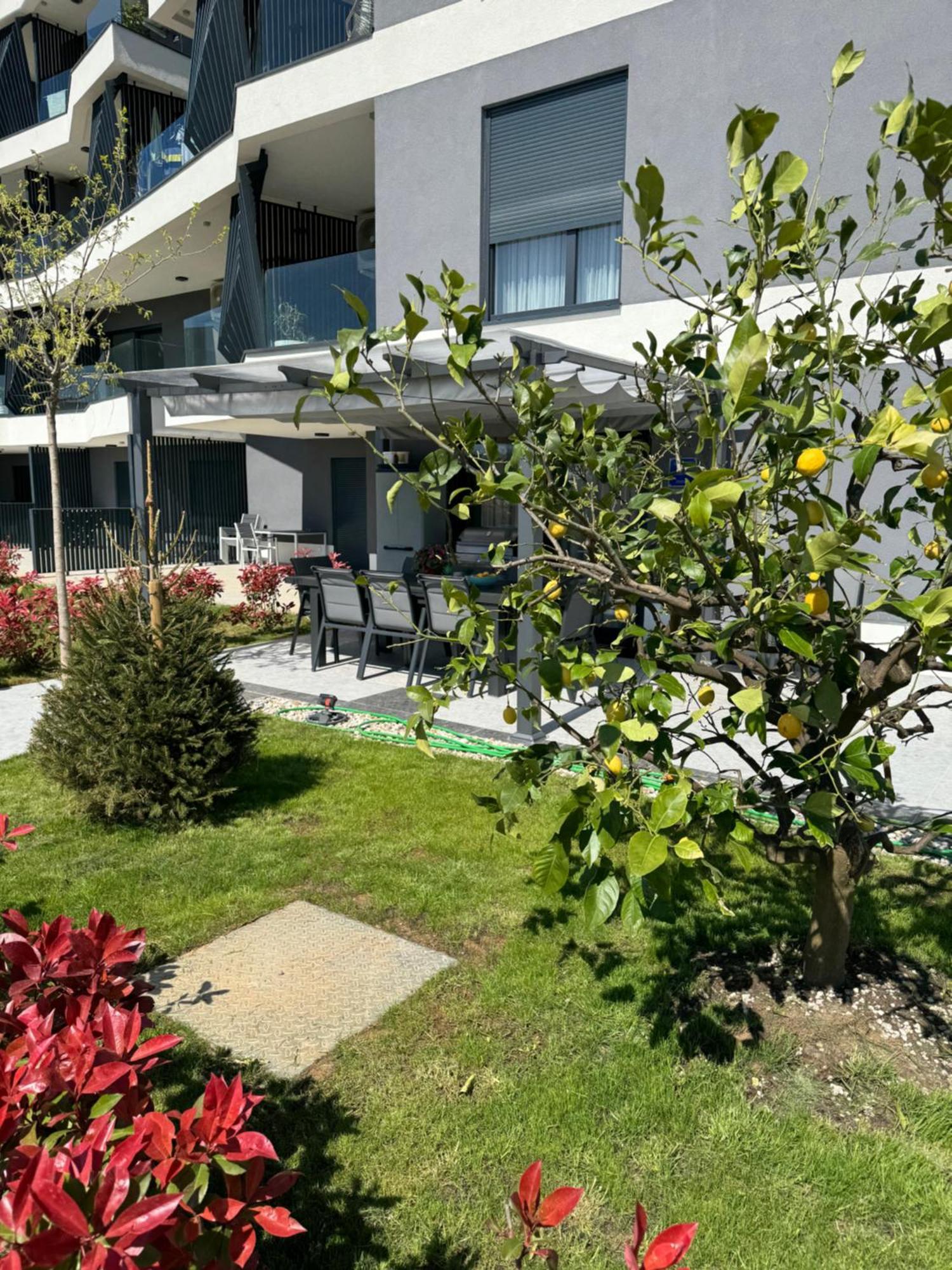 Capsula Luxury Apartment Umag Exterior photo